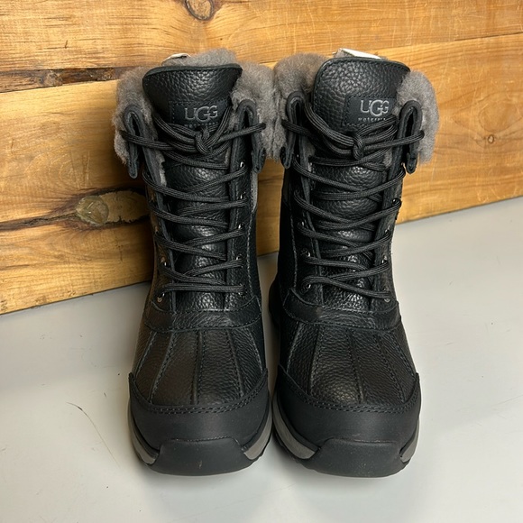 PREOWNED UGG Australia Adirondack Boot III Black - Picture 5 of 6